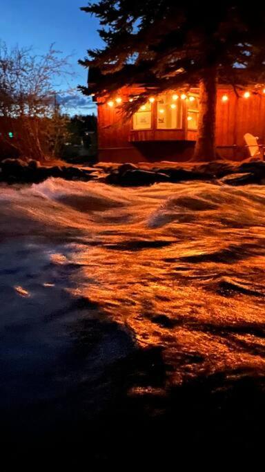 Thorpe On The Water. Creekside Nederland Cabin. Exterior photo