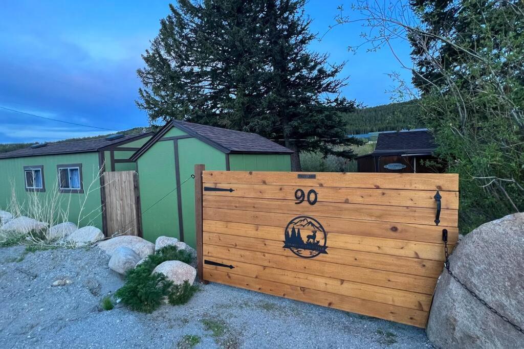 Thorpe On The Water. Creekside Nederland Cabin. Exterior photo