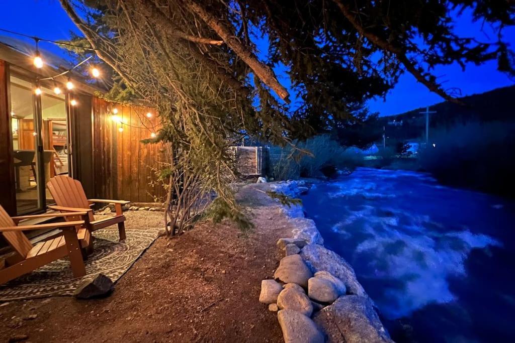 Thorpe On The Water. Creekside Nederland Cabin. Exterior photo